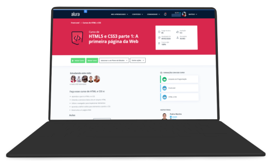 Notebook aberto com o curso da alura